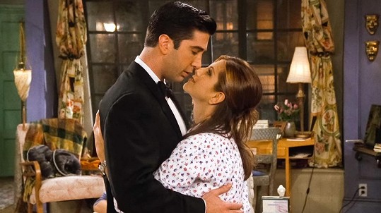 Jennifer Aniston and David Schwimmer as Rachel and Ross