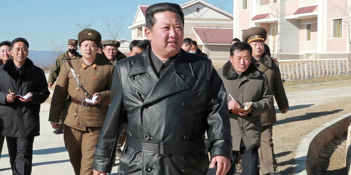 North Korea bans leather coats to prevent people from copying Kim Jong-un&#39;s style - Northhampton Mercury