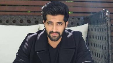 Akshay Oberoi celebrated his birthday with his family in America