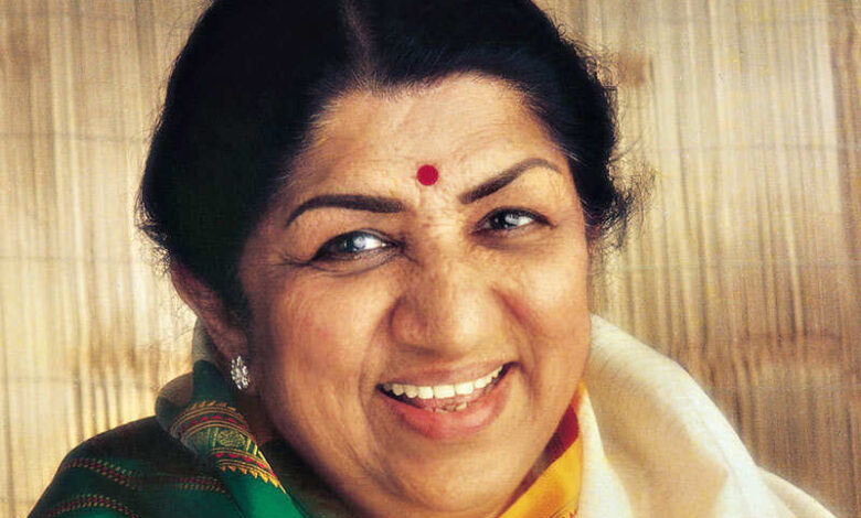 Pray for Lata didi!  Bollywood actors are trapped in the web of corona fibers !!